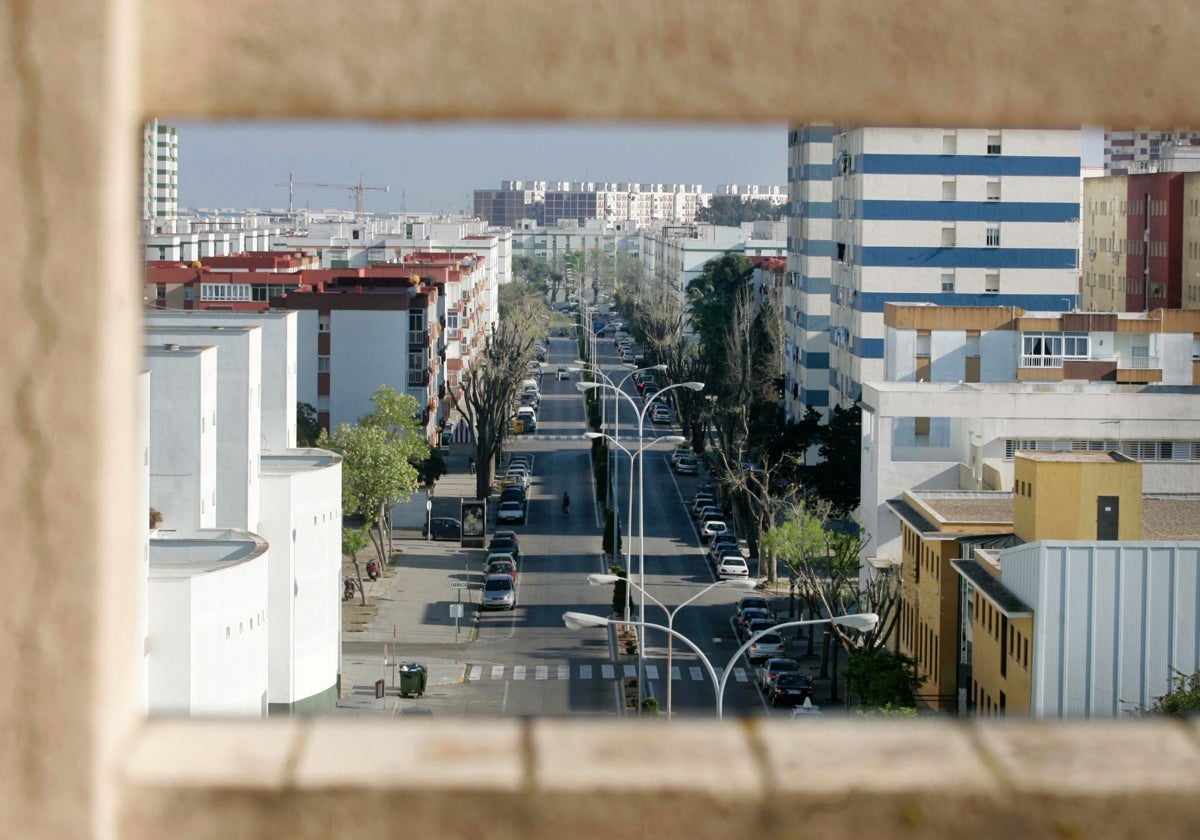 Vista de la Avenida del Guadalquivir en la barriada de la Paz.