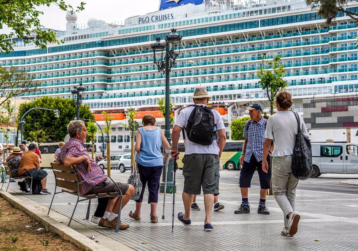 El tráfico de cruceros en el puerto de Cádiz crece un 23 por ciento en el primer cuatrimestre