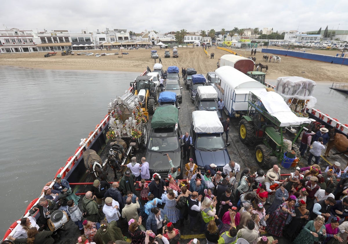 Fotos: Cádiz comienza la peregrinación a la aldea de El Rocío