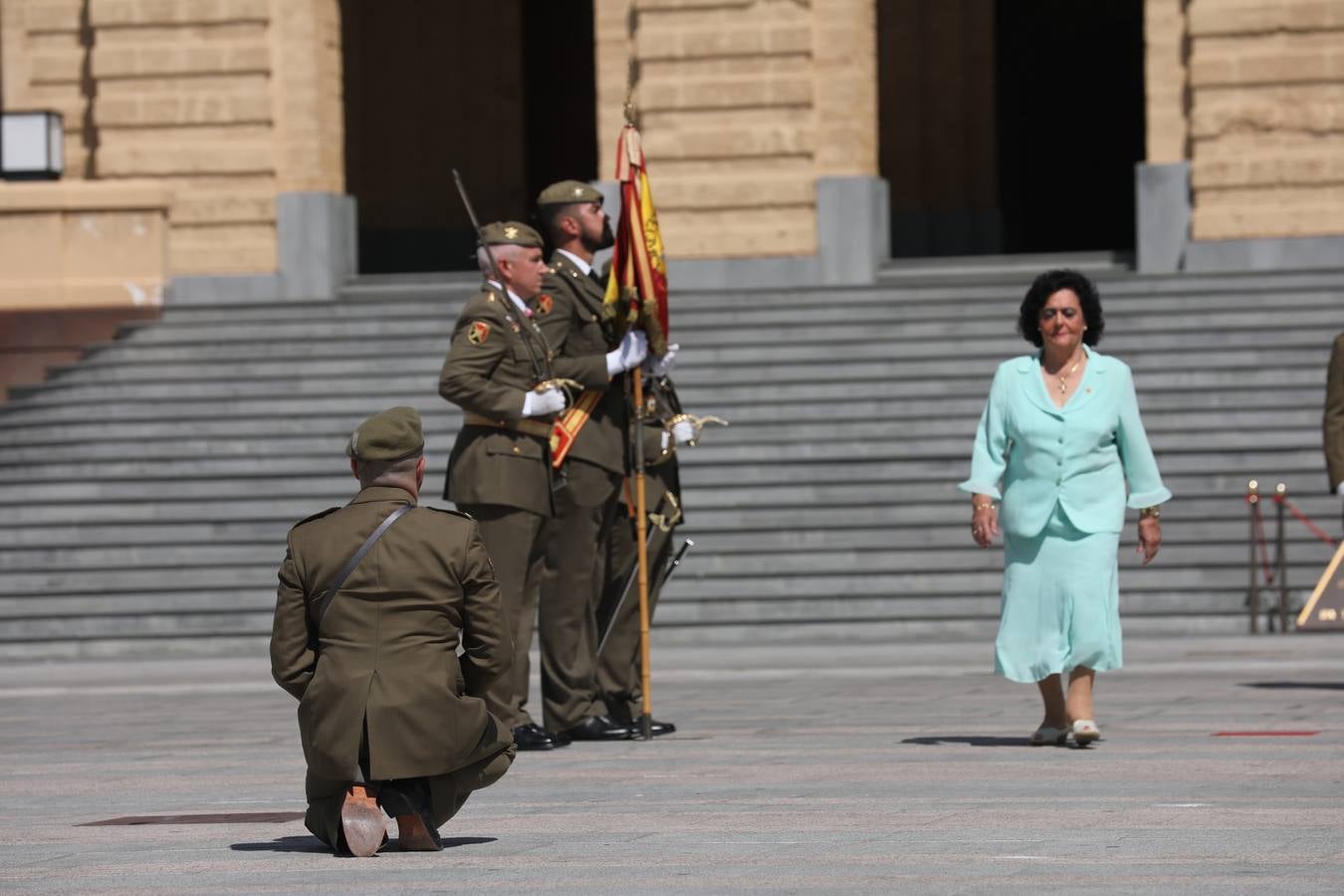 La jura de bandera civil cierra los actos por el Día de las Fuerzas Armadas en San Fernando