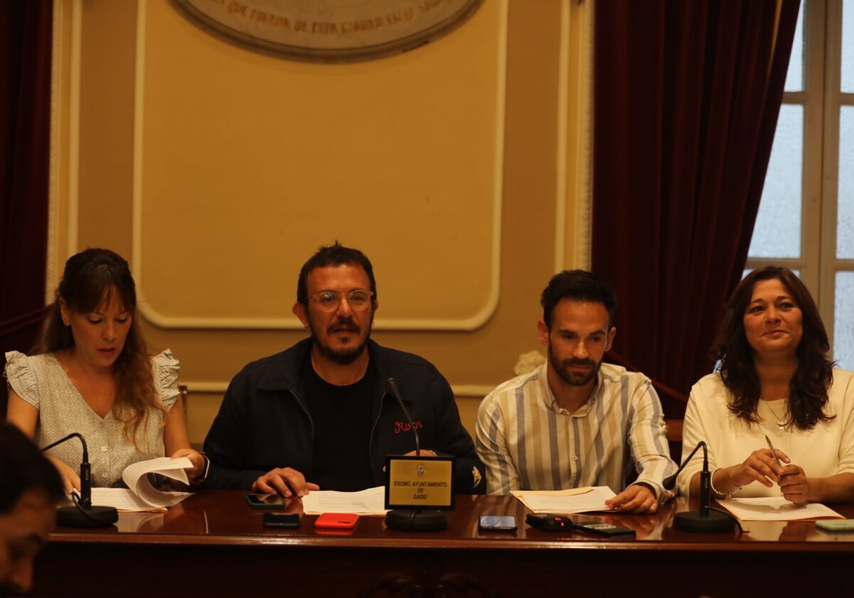 Lorena Garrón, José María González 'Kichi', David de la Cruz y Helena Fernández.