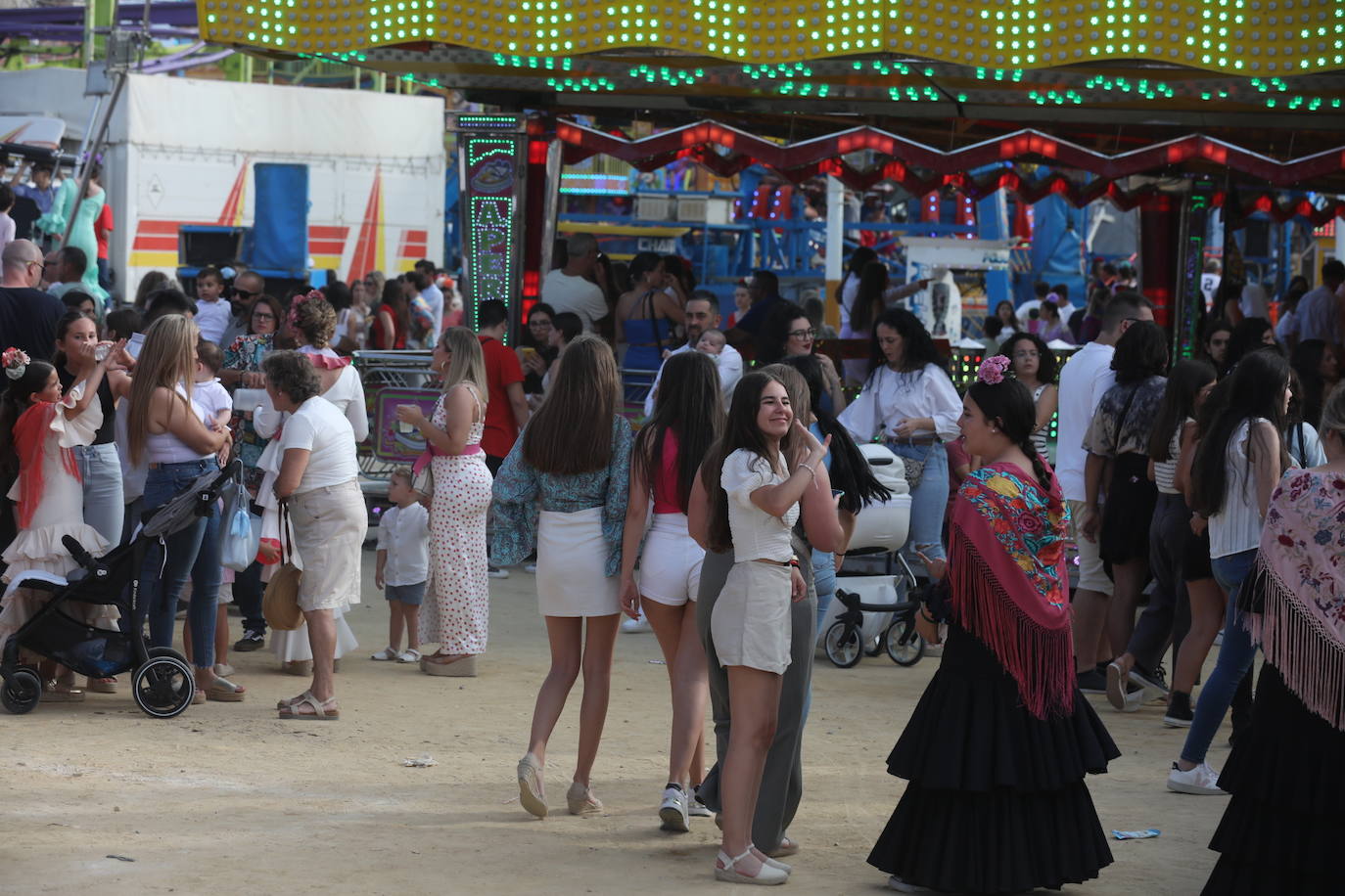 Fotos: La Feria de la Manzanilla ya luce con todo su esplendor