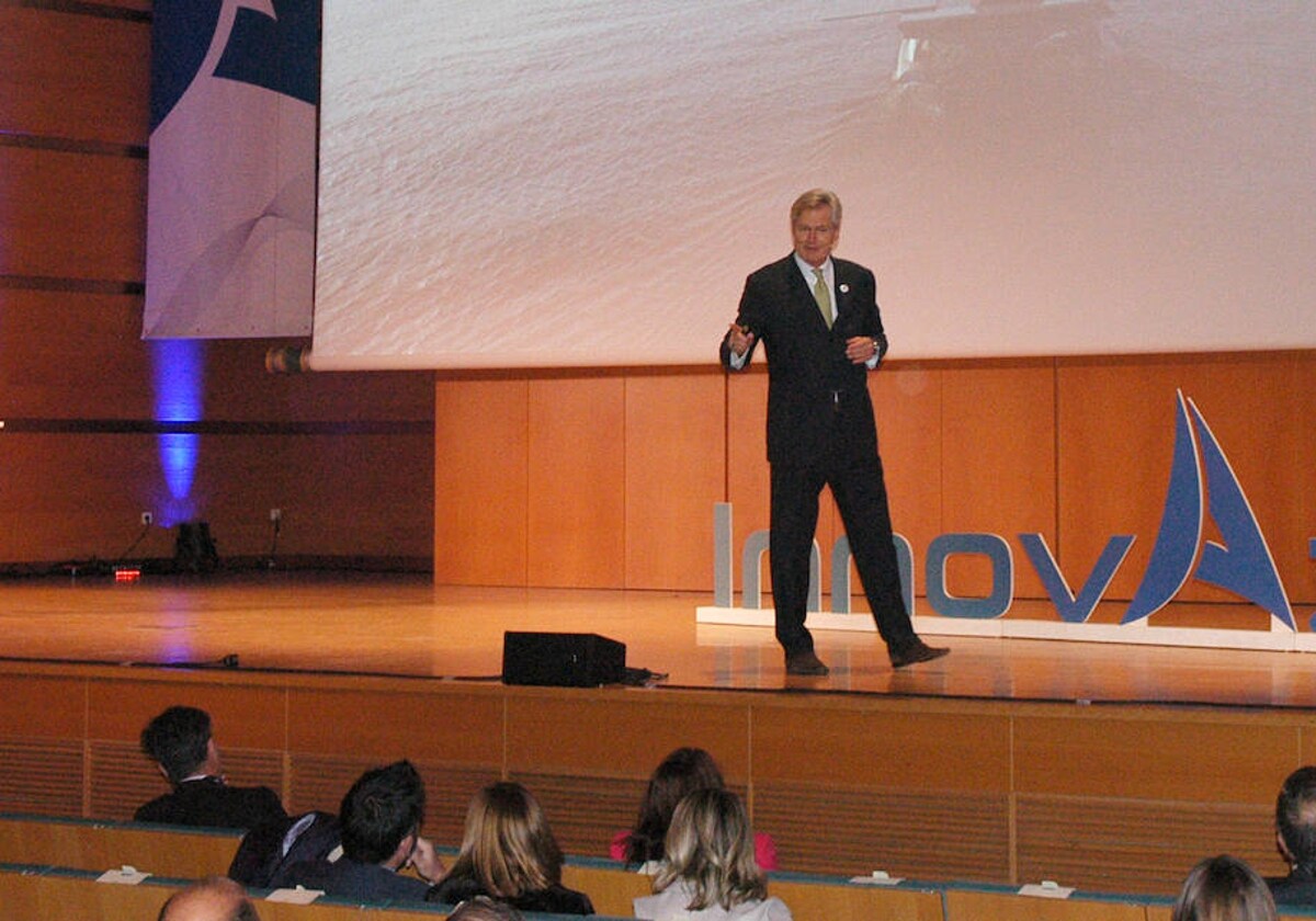 Gunter Pauli en una conferencia en Cádiz