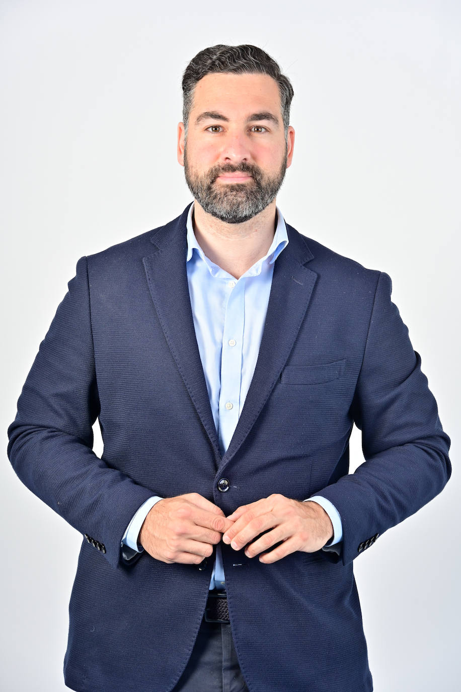 Carlos Lucero Román. Deportes, Archivo, Emprendimiento y formación, Economía azul e industria, 33 años. Economista.