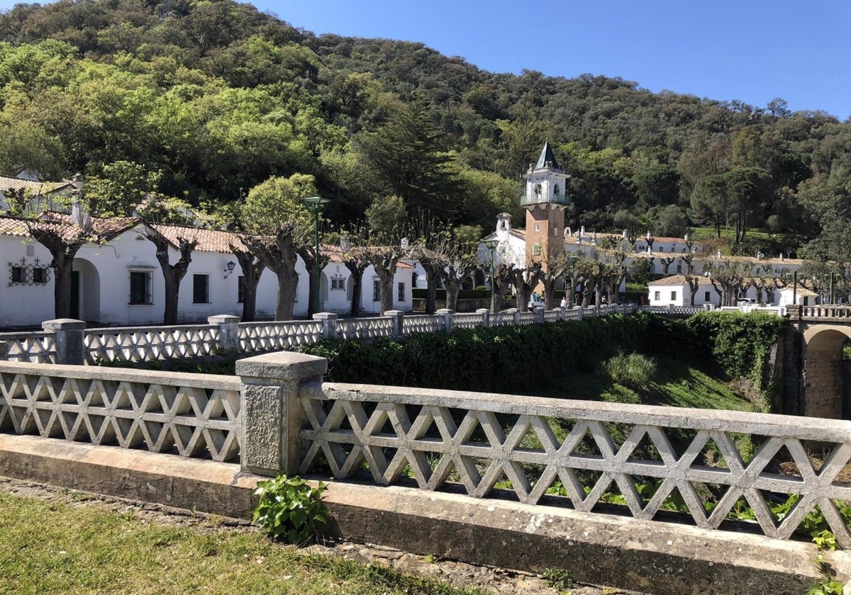 San José del Valle facilita cubas de 25.000 litros de agua ante los cortes programados por las obras