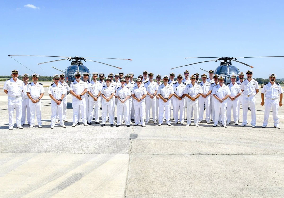 La sexta escuadrilla de helicópteros de la Flotilla de Aeronaves pone fin en Rota a su servicio en la Armada