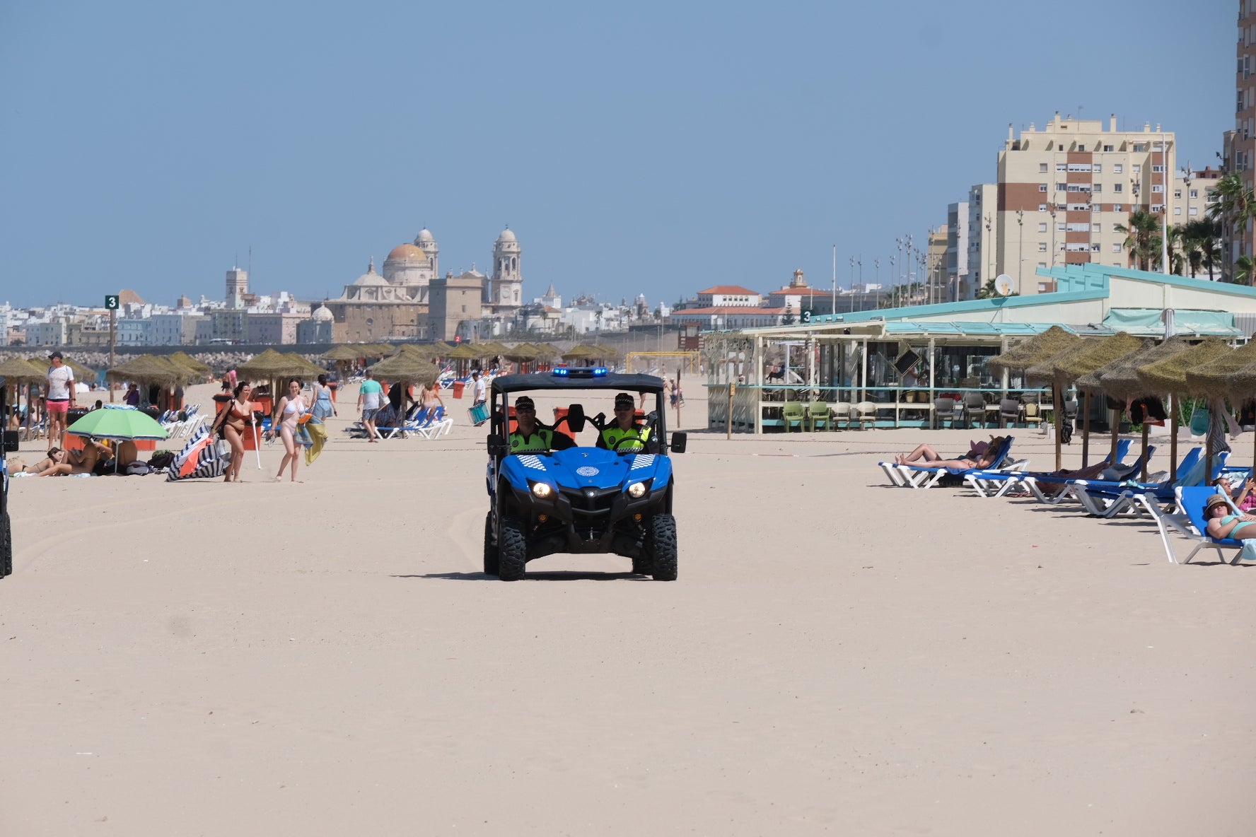 Fotos: La Policía Local vuelve a las playas de Cádiz