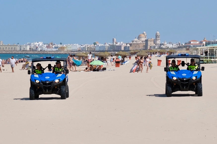 Fotos: La Policía Local vuelve a las playas de Cádiz