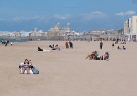 ¿Cuándo termina la primera ola de calor del verano 2023 en Cádiz?