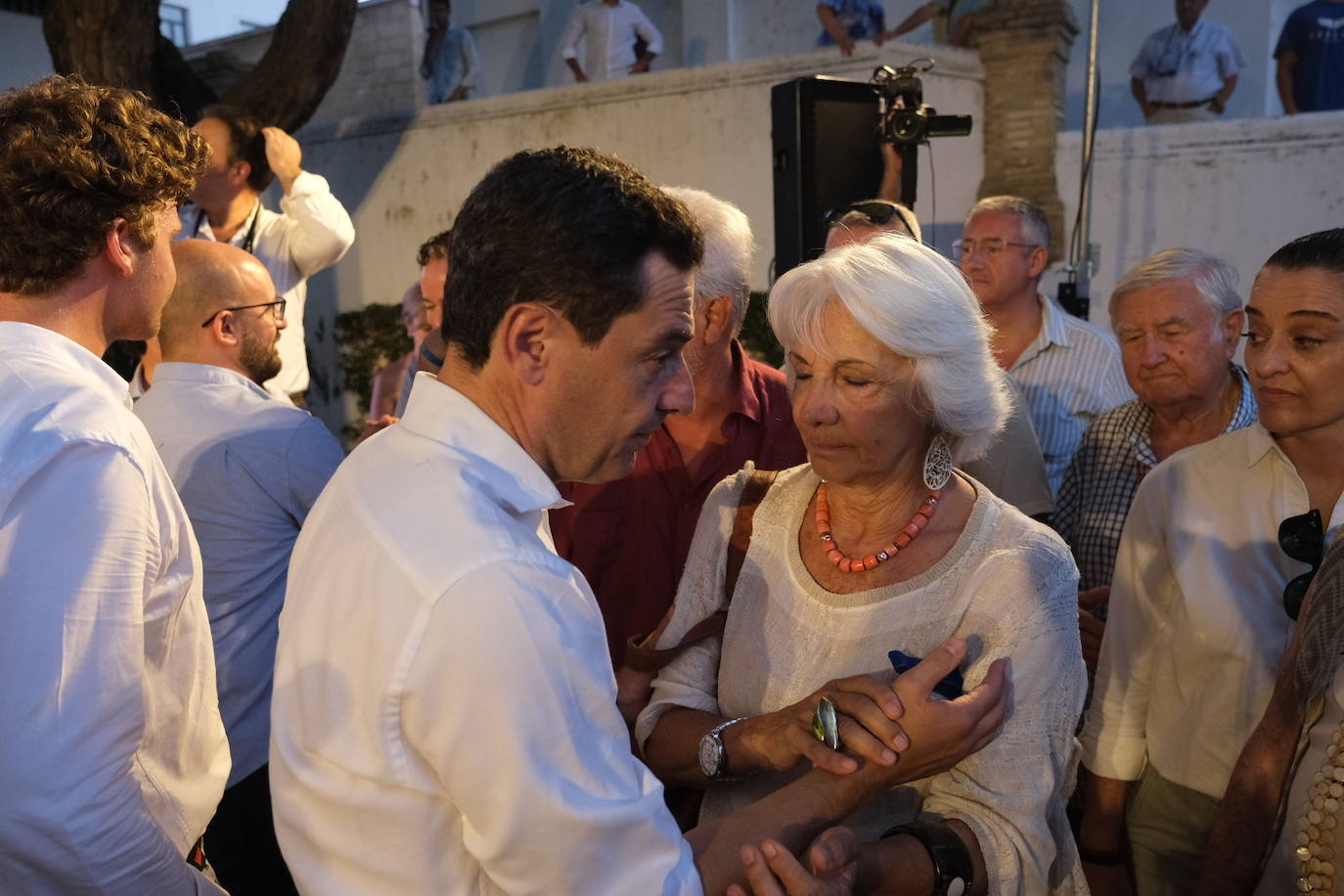 FOTOS: Juanma Moreno abre campaña en El Puerto