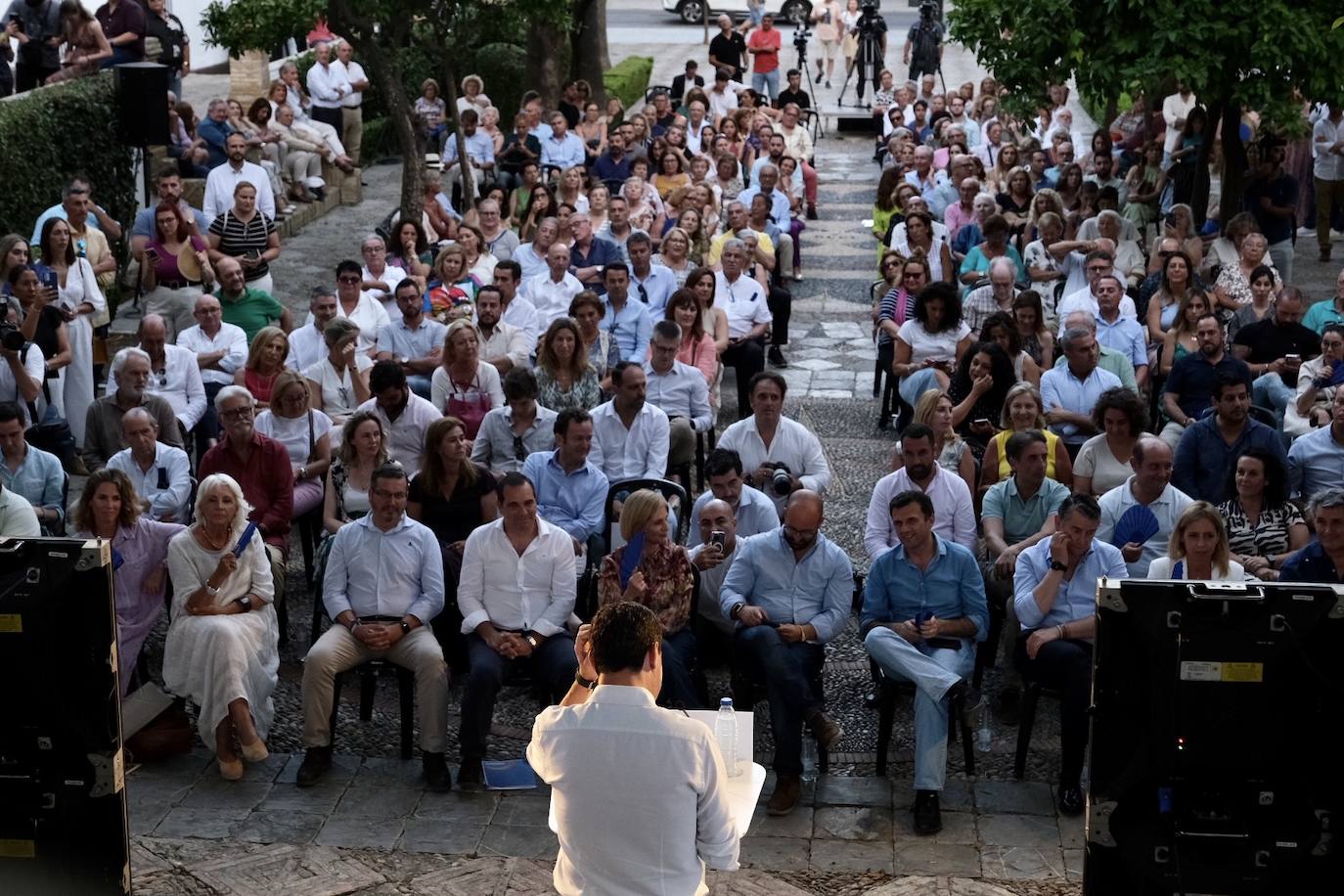 FOTOS: Juanma Moreno abre campaña en El Puerto