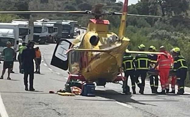 Dos heridos tras chocar un camión y un coche en un accidente de tráfico en la A-384, en Villamartín