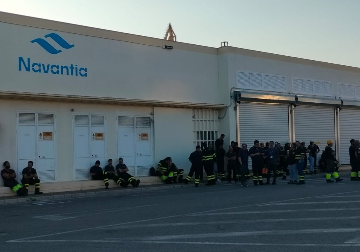 Concentración de protesta en el astillero de Cádiz