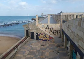 A prisión el detenido por la Policía por agredir a su pareja en la Punta en Cádiz