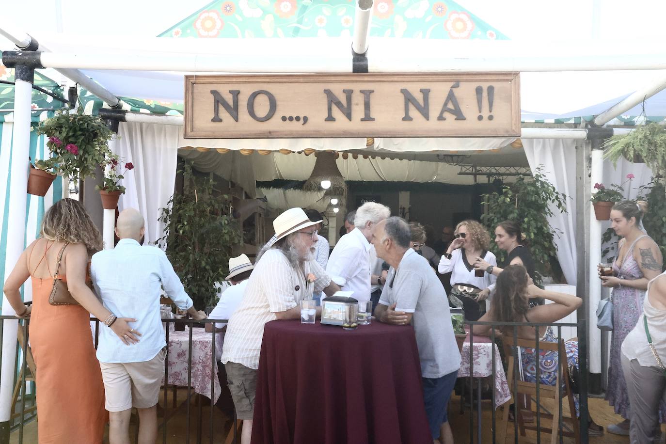 Fotos: Un gran sábado de playa resta fuelle a la Feria de San Fernando