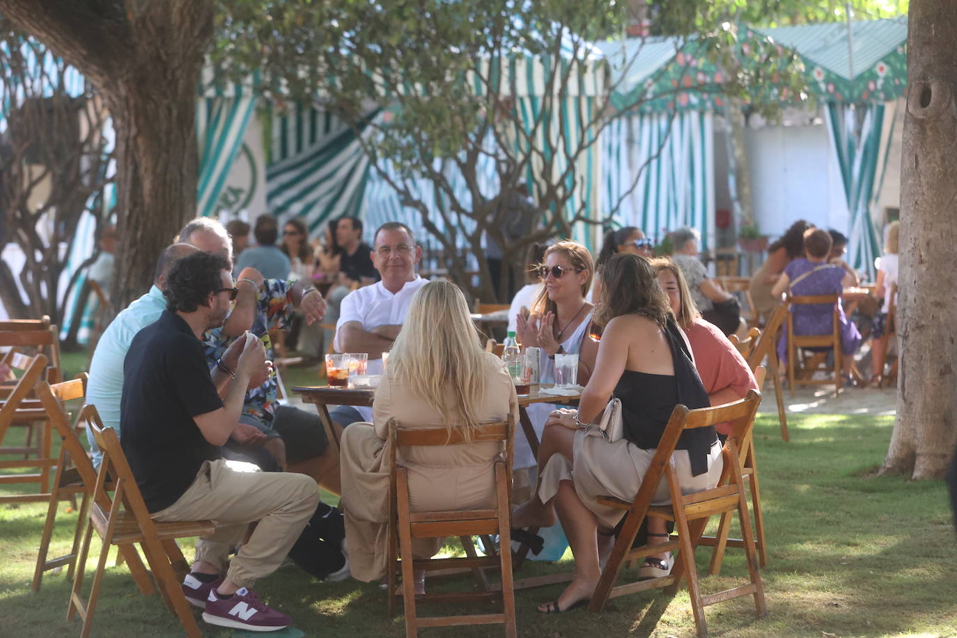 Fotos: Un gran sábado de playa resta fuelle a la Feria de San Fernando