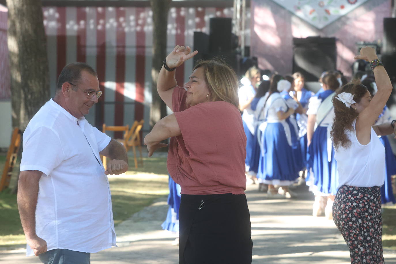 Fotos: Un gran sábado de playa resta fuelle a la Feria de San Fernando