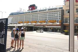 El crucero Disney Dream vuelve a atracar en Cádiz