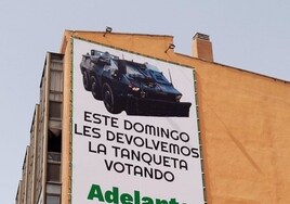 Adelante cuelga una lona en Madrid para «devolver la tanqueta votando» si logran una diputada provincial