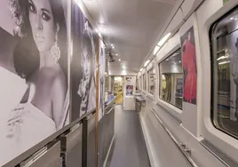 Renfe presenta  una exposición de fotografías sobre Lola Flores en el interior de un Alvia Madrid-Cádiz