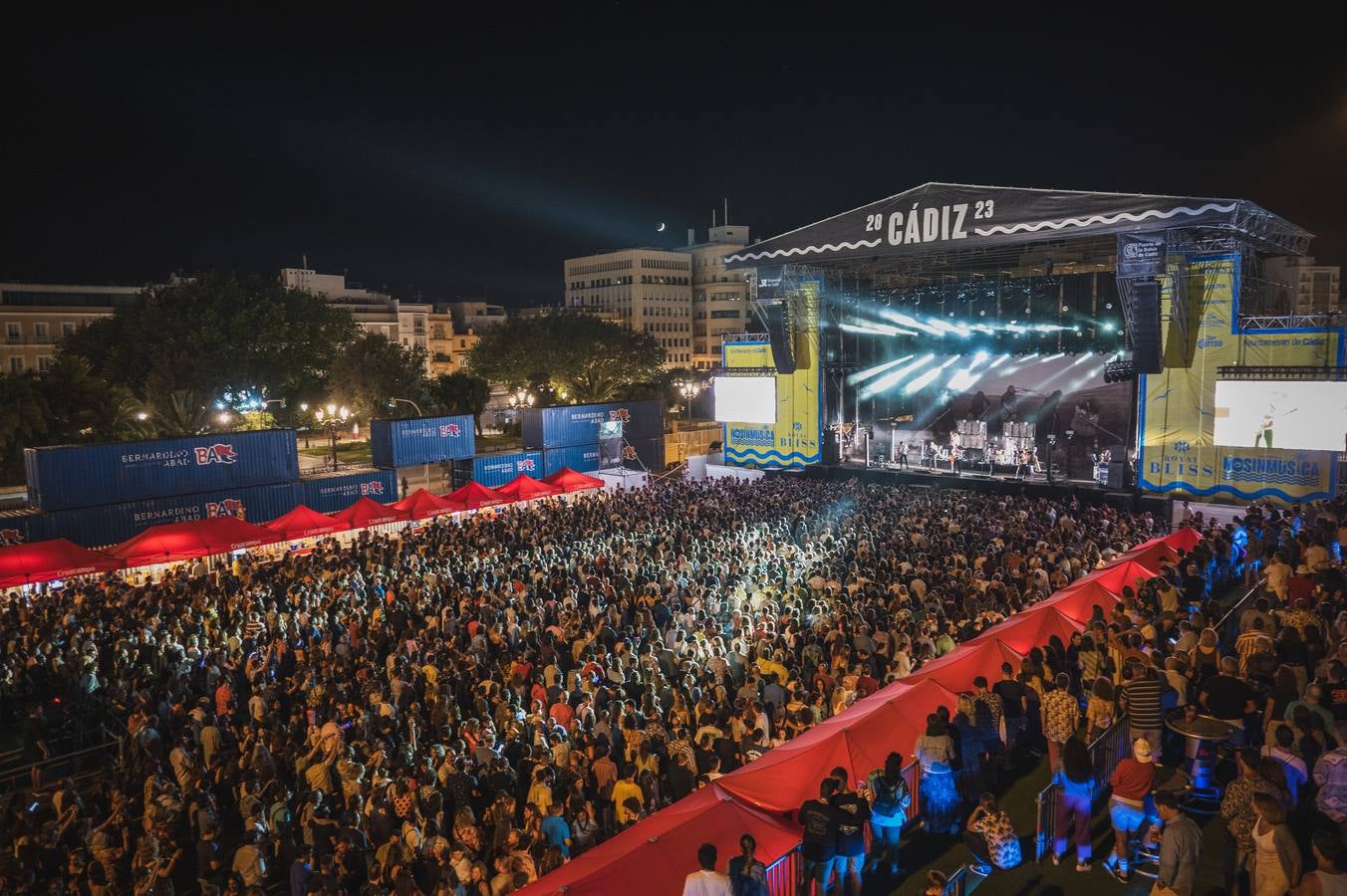 Fotos: Dani Fernández, La Casa Azul... así vibró el muelle de Cádiz