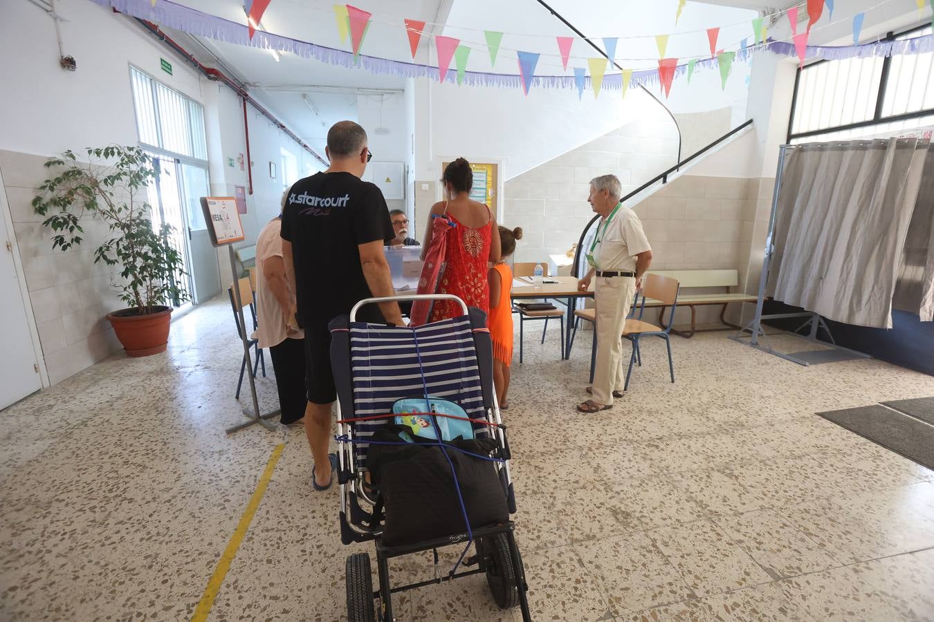 Fotos: Ambiente playero en una jornada electoral decisiva