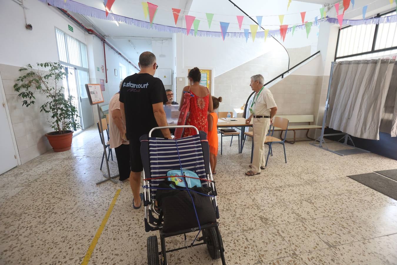 Fotos: Ambiente playero en una jornada electoral decisiva