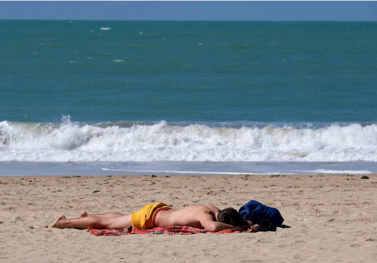 Cádiz evita el calor y encara la semana con temperaturas por debajo de los 30 grados en casi toda la provincia