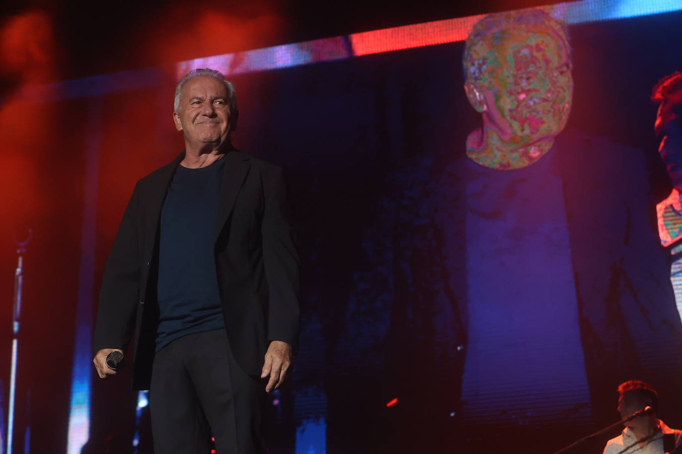 Fotos: Víctor Manuel hace latir Chiclana con recuerdos de una vida