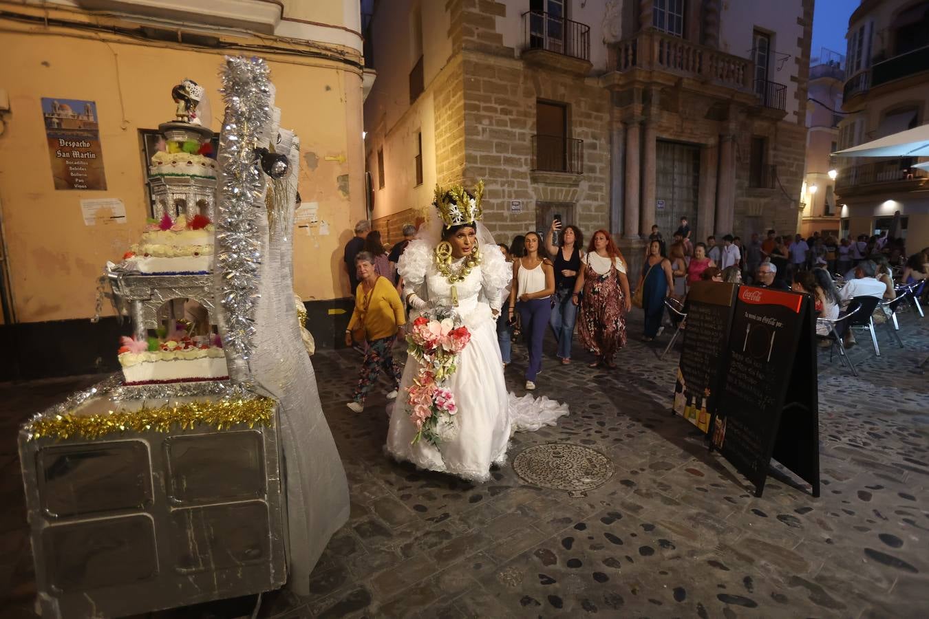 Grandes coplas en el regreso del Carnaval de verano a Cádiz