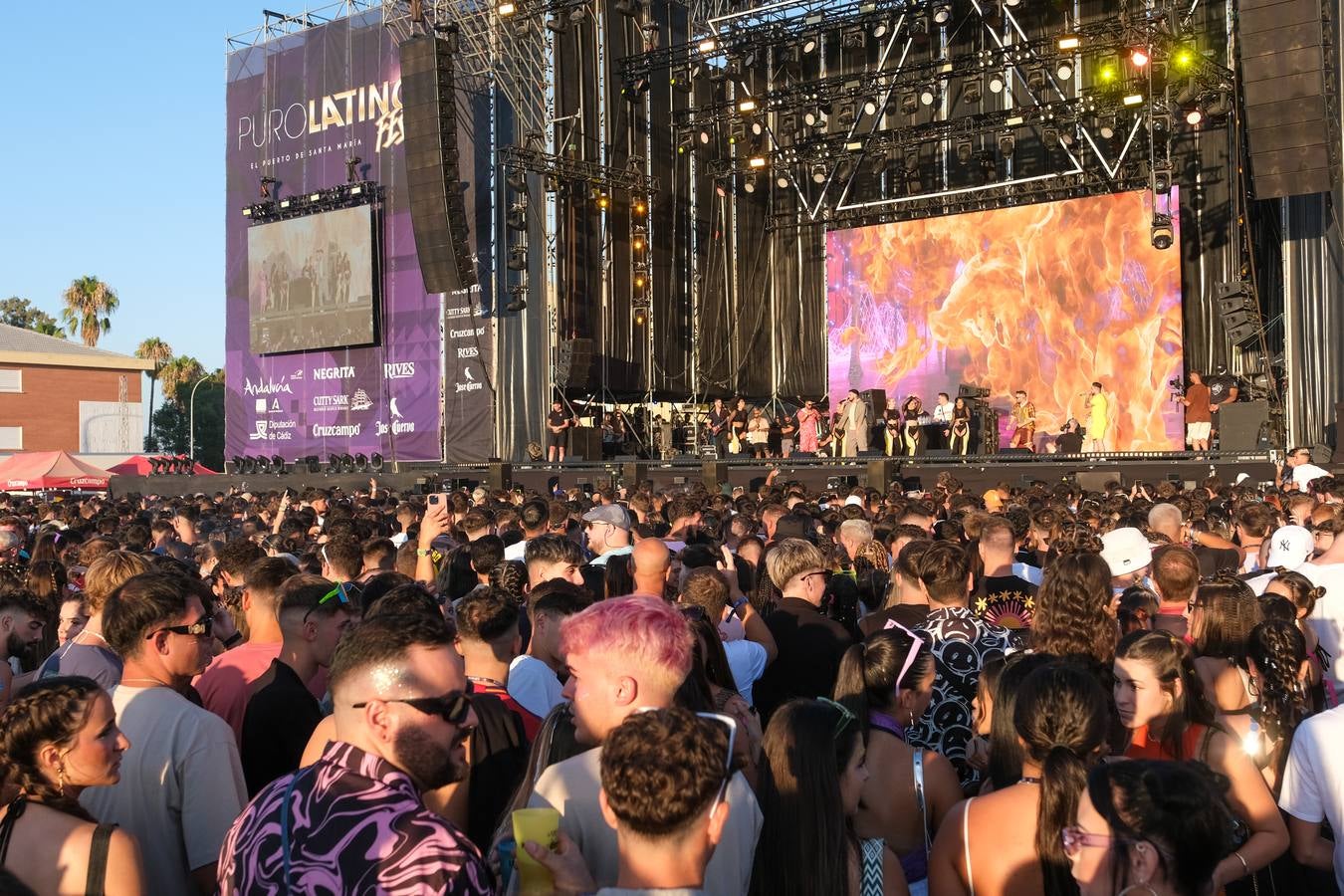 Fotos: Lleno en el inicio de Puro Latino Fest en El Puerto