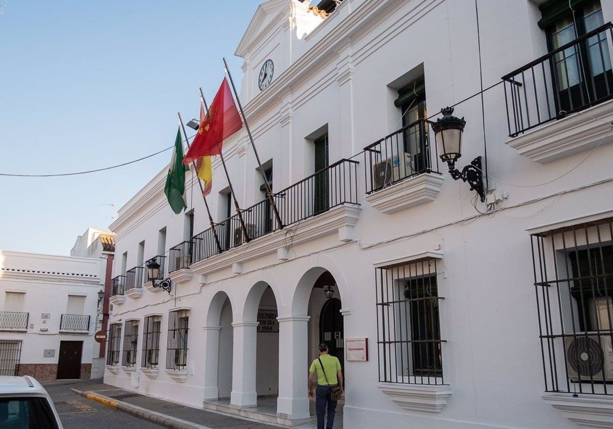 Herido un menor tras salir despedido de una atracción en la feria de Trebujena