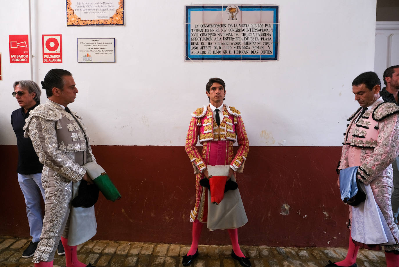En imágenes: La cornada a Daniel Luque en El Puerto