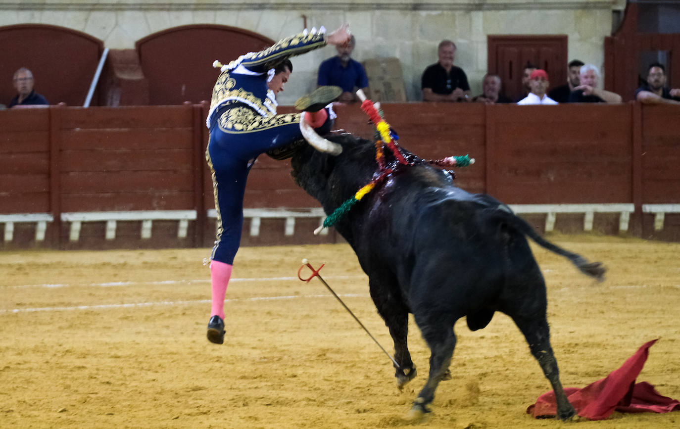En imágenes: La cornada a Daniel Luque en El Puerto