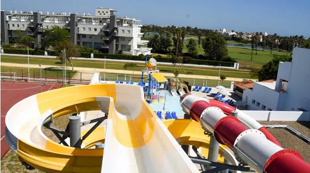 Diez hoteles para viajar con niños a Cádiz este verano