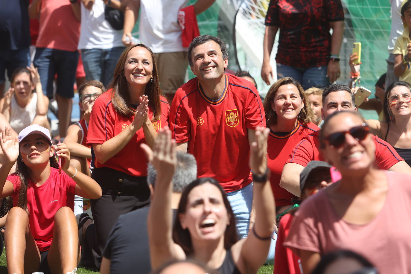 Fotos: Cádiz apoya a la Selección femenina en la &#039;Fan Zone&#039;