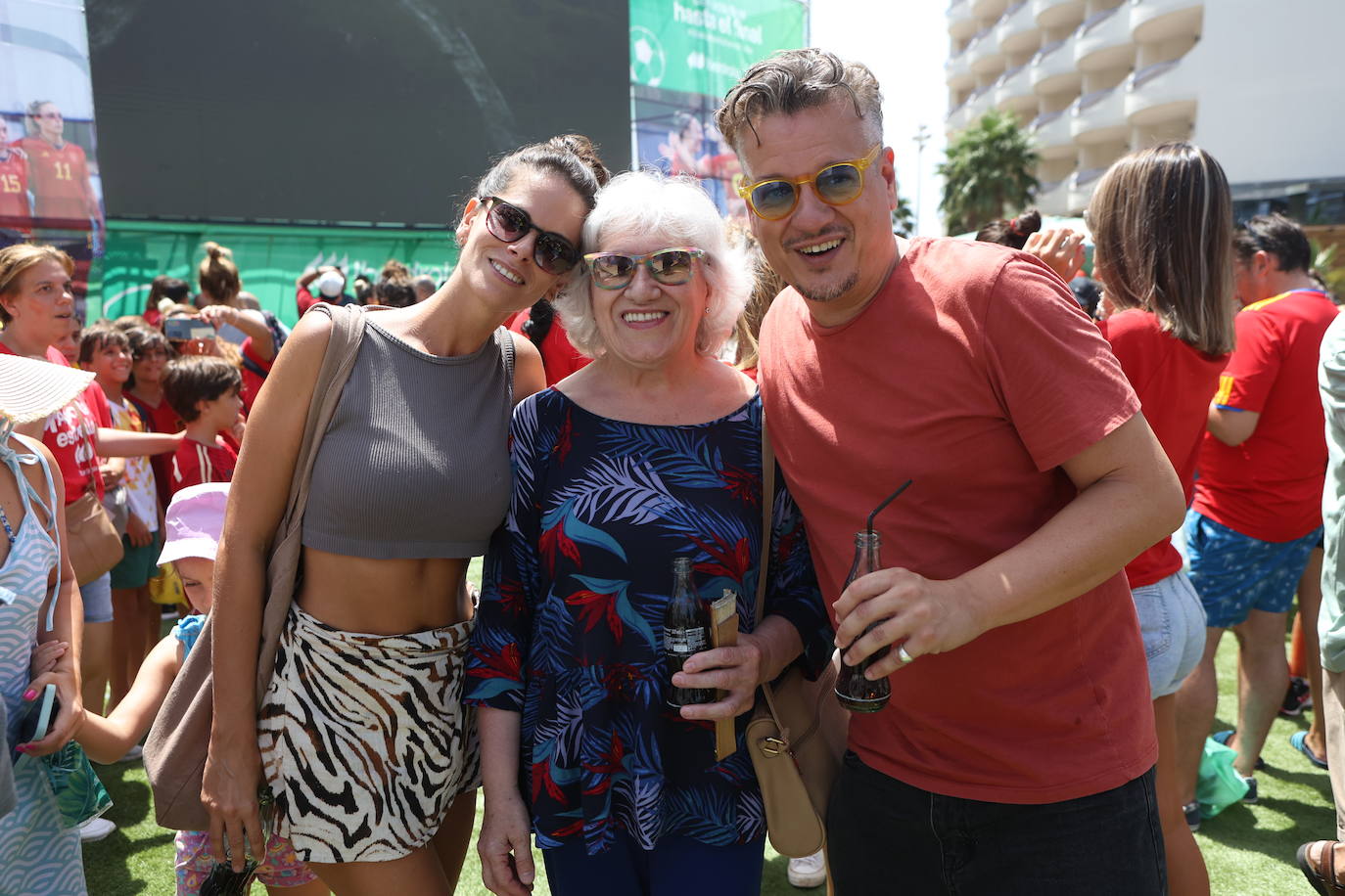 Fotos: Cádiz apoya a la Selección femenina en la &#039;Fan Zone&#039;