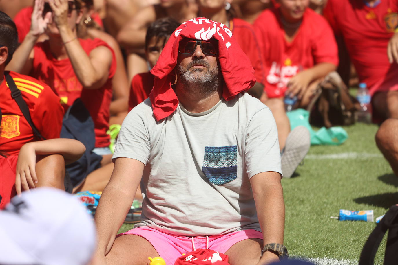 Fotos: Cádiz apoya a la Selección femenina en la &#039;Fan Zone&#039;