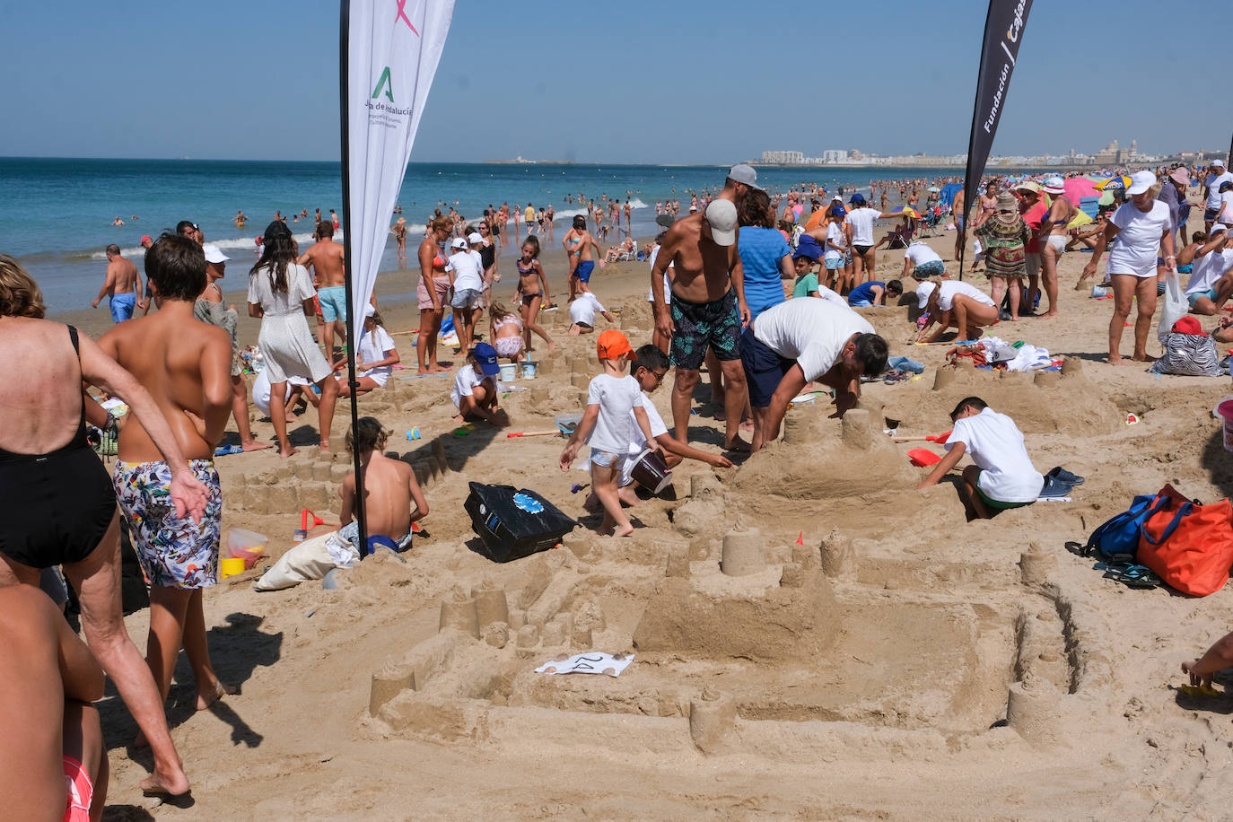 Fotos: el concurso de castillos de arena en la playa de Cádiz