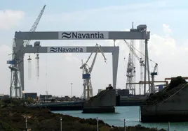 Trabajadores de Navantia celebran que el nuevo contrato con la Armada traerá «riqueza» a la Bahía de Cádiz