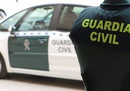 Un guardia civil resulta herido por un disparo de bala en una descarga de droga en Trebujena
