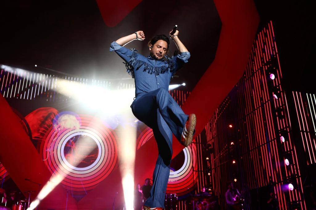 FOTOS: La flecha de Manuel Carrasco, directa al corazón de Cádiz