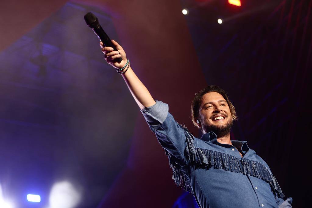 FOTOS: La flecha de Manuel Carrasco, directa al corazón de Cádiz