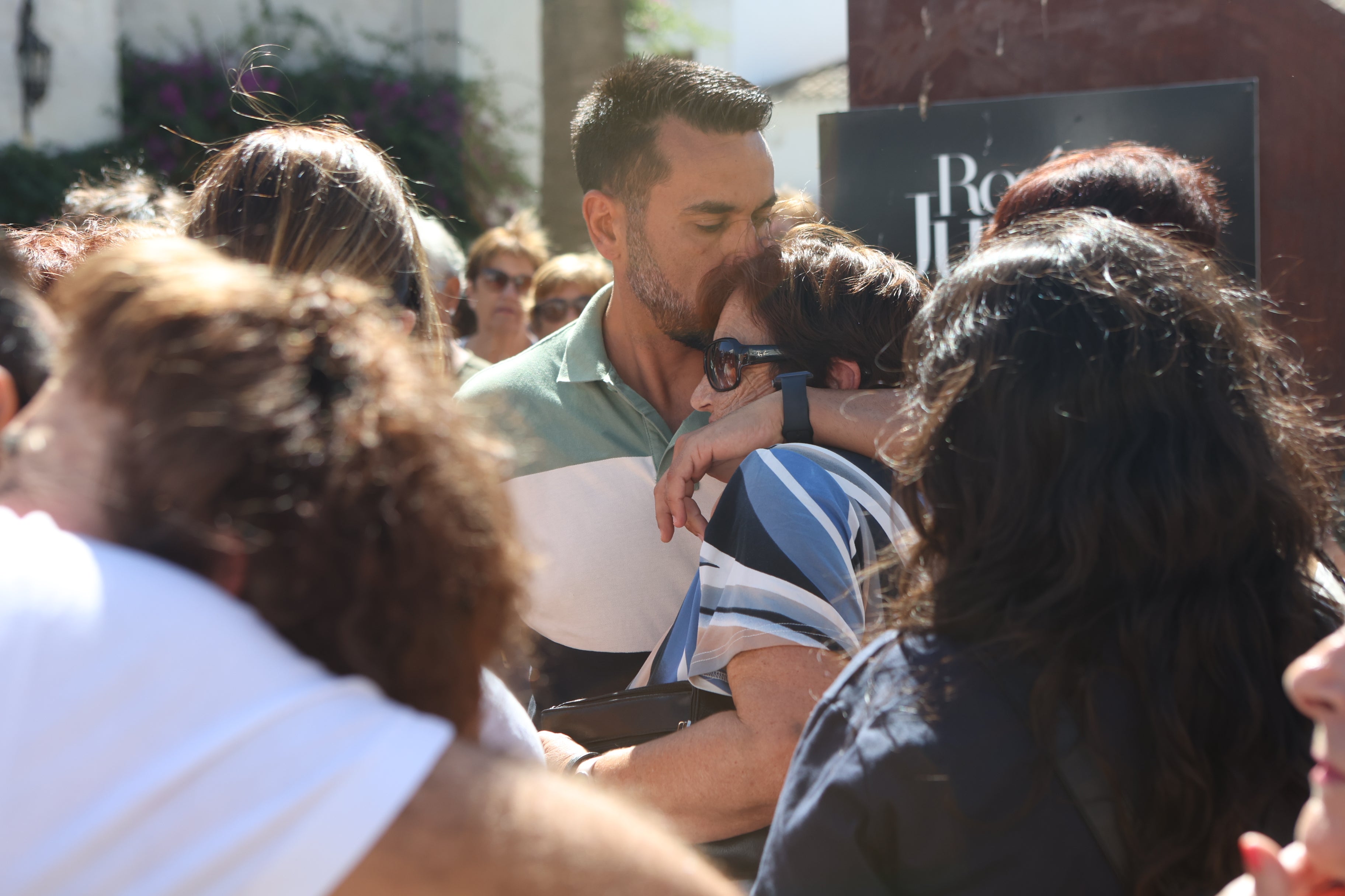 Fotos: Chipiona llora y condena el crimen machista de Encarni