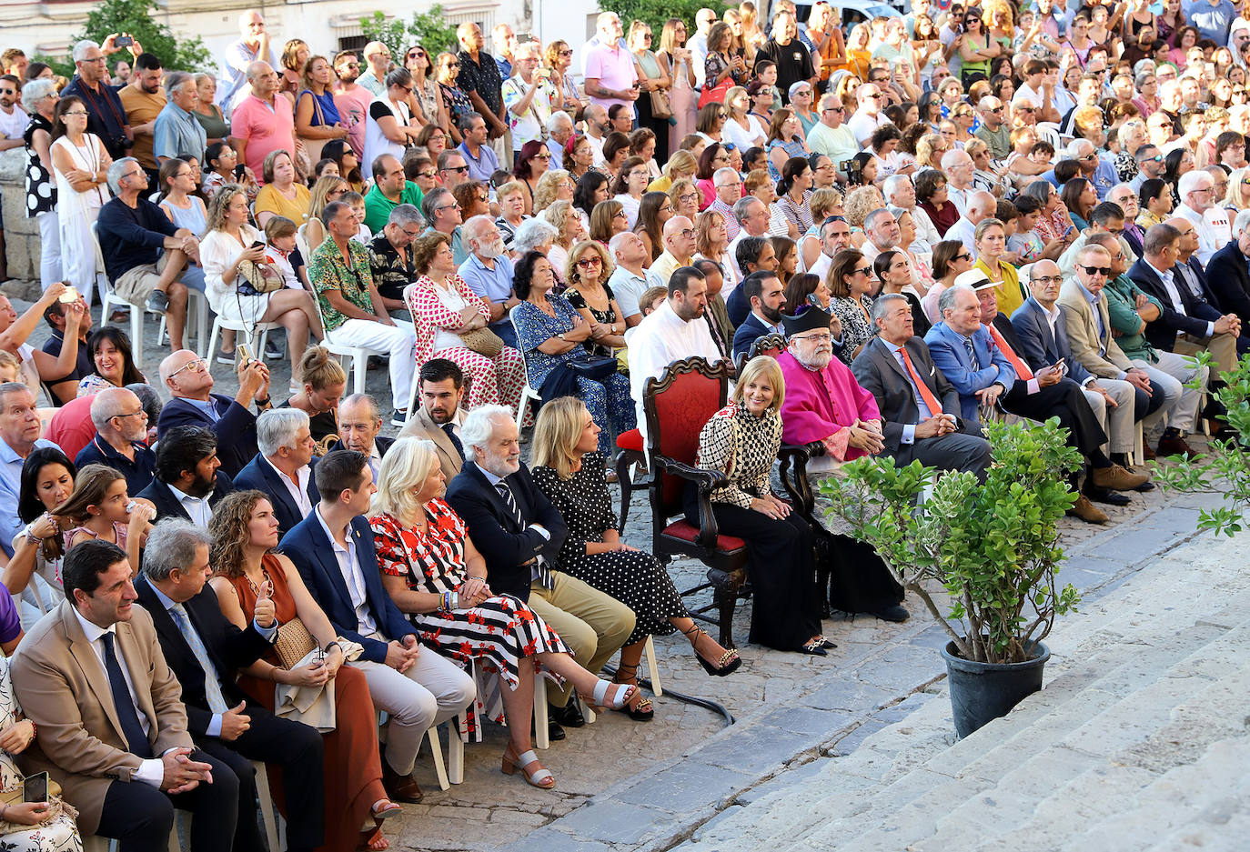 Fotos: La tradicional pisa de la uva inaugura oficialmente la Fiesta de la Vendimia