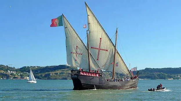 Los barcos y grandes veleros que puedes ver en Cádiz: de la majestuosa belleza del Cuauhtémoc a la inspiración de la carabela Vera Cruz
