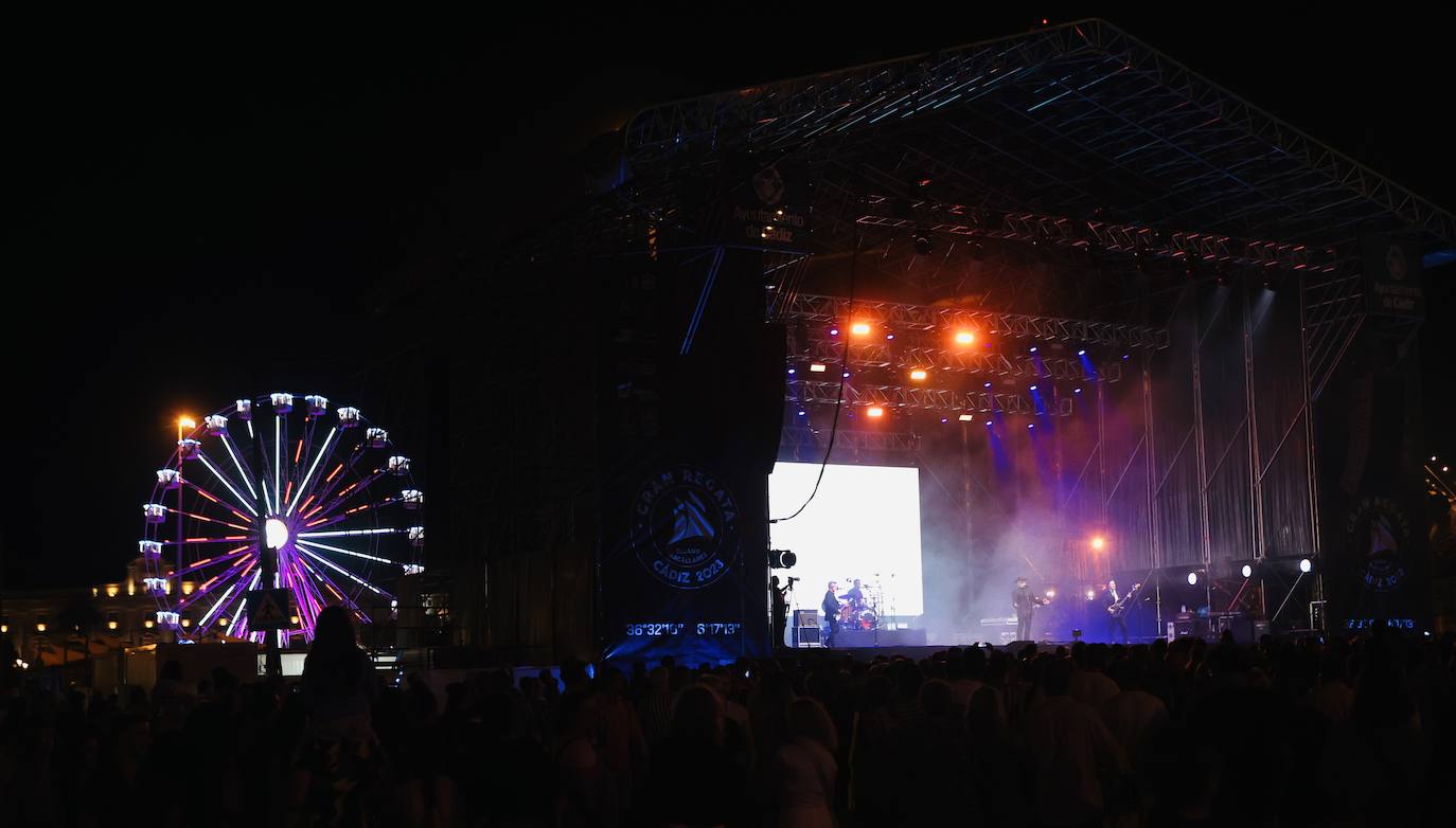 Fotos: Las bandas icónicas &#039;Los chanclas&#039; y &#039;Toreros Muertos&#039; hacen vibrar la primera noche de la Gran Regata en Cádiz