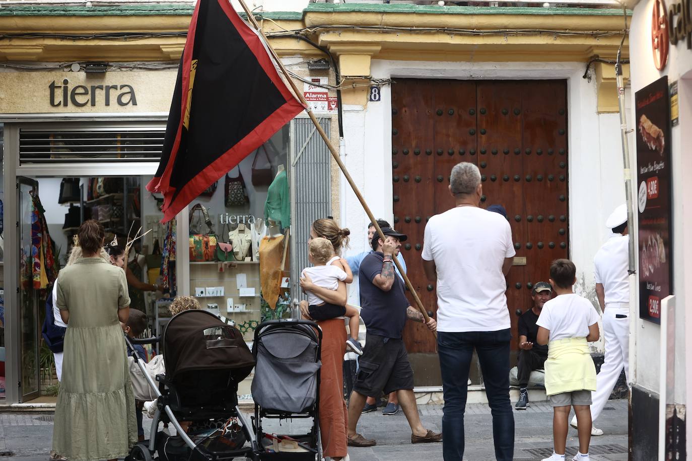 Fotos: Desfile de tripulantes de la Gran Regata 2023 de Cádiz