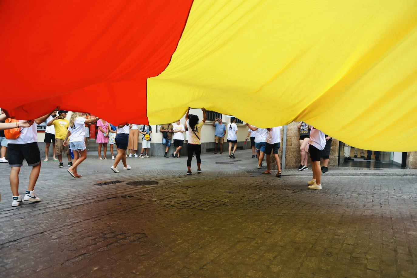Fotos: Desfile de tripulantes de la Gran Regata 2023 de Cádiz