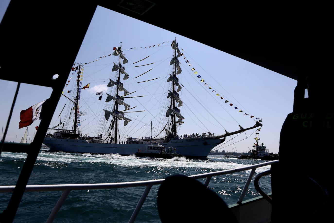 Las imágenes de la Parada Naval y despedida de la Gran Regata de Cádiz 2023